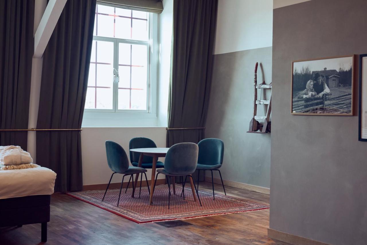 Naeaes Fabriker Hotell & Restaurang Tollered Zewnętrze zdjęcie