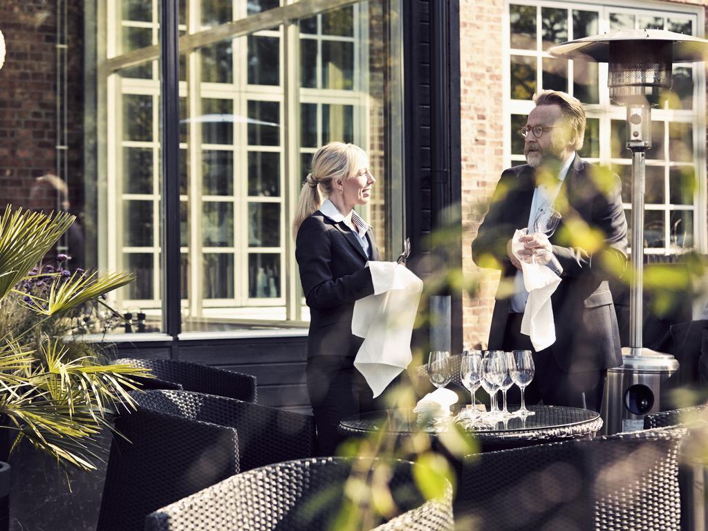 Naeaes Fabriker Hotell & Restaurang Tollered Zewnętrze zdjęcie